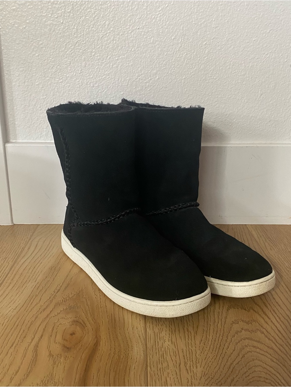 UGG Australia MIKA Black Suede Sheepskin Cuff 1125793 Short Boots